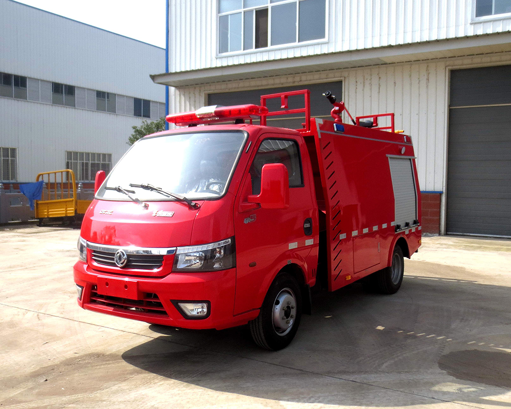 東風(fēng)途逸2噸水罐消防車